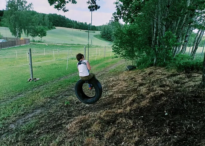 Holiday home Siedlisko Dwa Zurawie - Uroczy Nad Stawem, Z Kominkiem, Obok Konie Czarna Huta